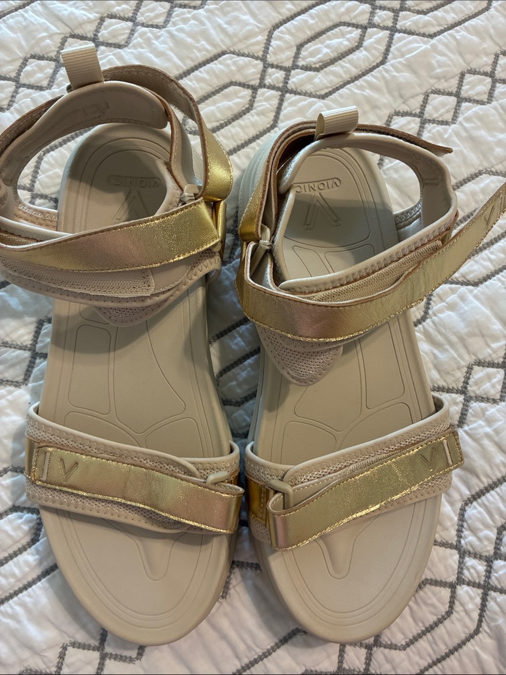 NWOT! Vionic Women's Gold and Cream Adjustable Sport Sandals